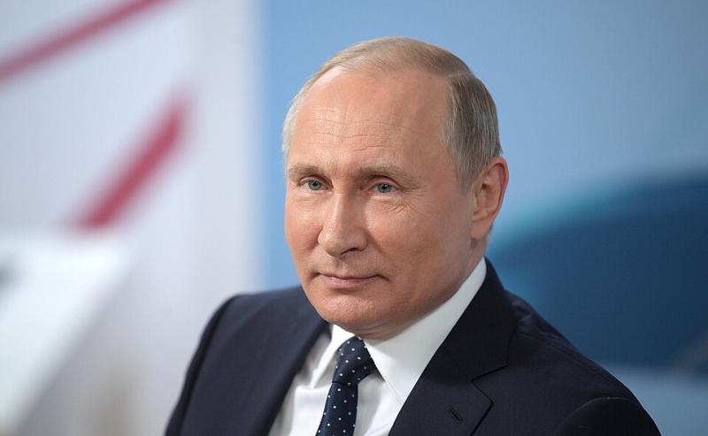 Vladimiras Putinas žada visapusišką gynybą Kaliningrado sričiai ir įspėja dėl galimos blokados