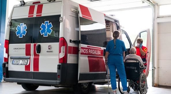 Sveikatos apsaugos ministerija ieško sprendimų dėl pavėžėjimo paslaugų pacientams regionuose