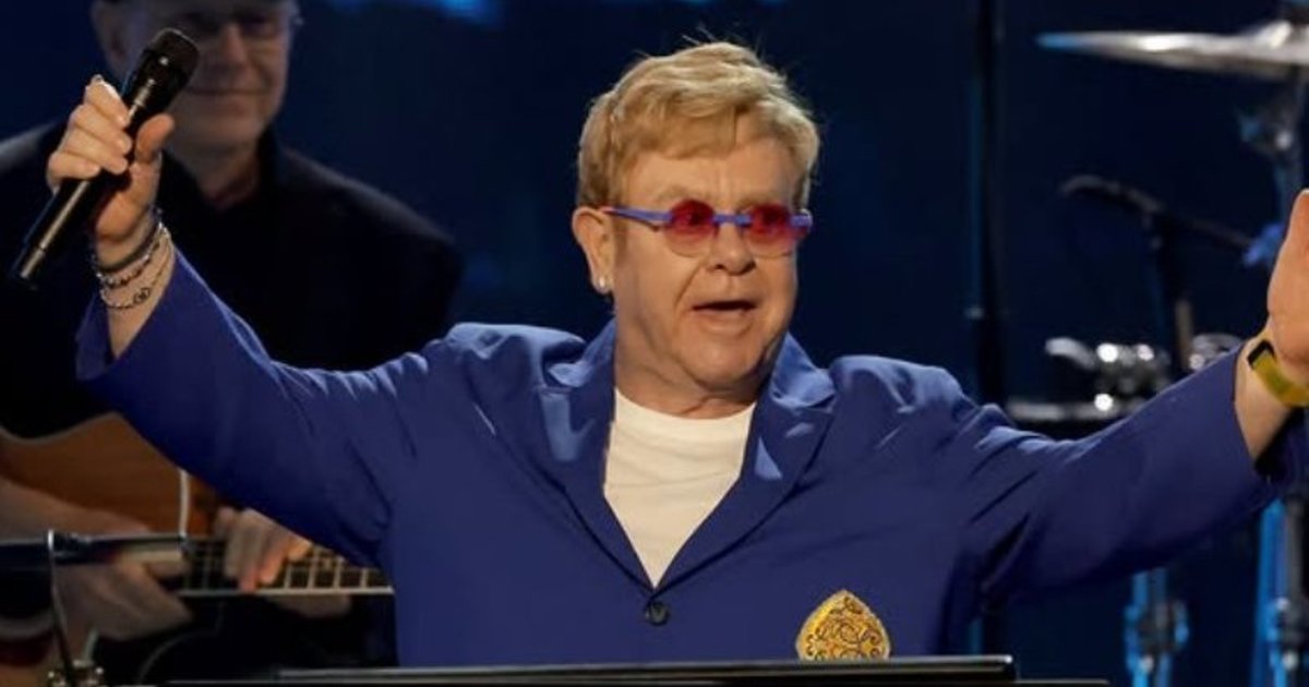 Legendinis Eltonas Johnas pasidalijo jautria žinia: „Esu dėkingas...“