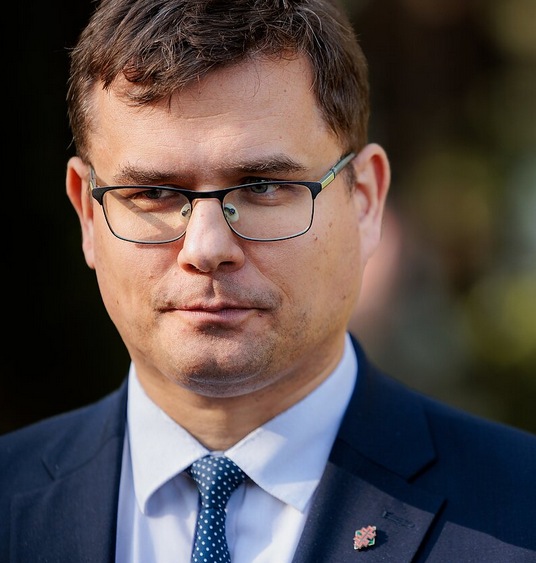 Apklausos rodo: dauguma lietuvių abejoja JAV karine pagalba esant grėsmei